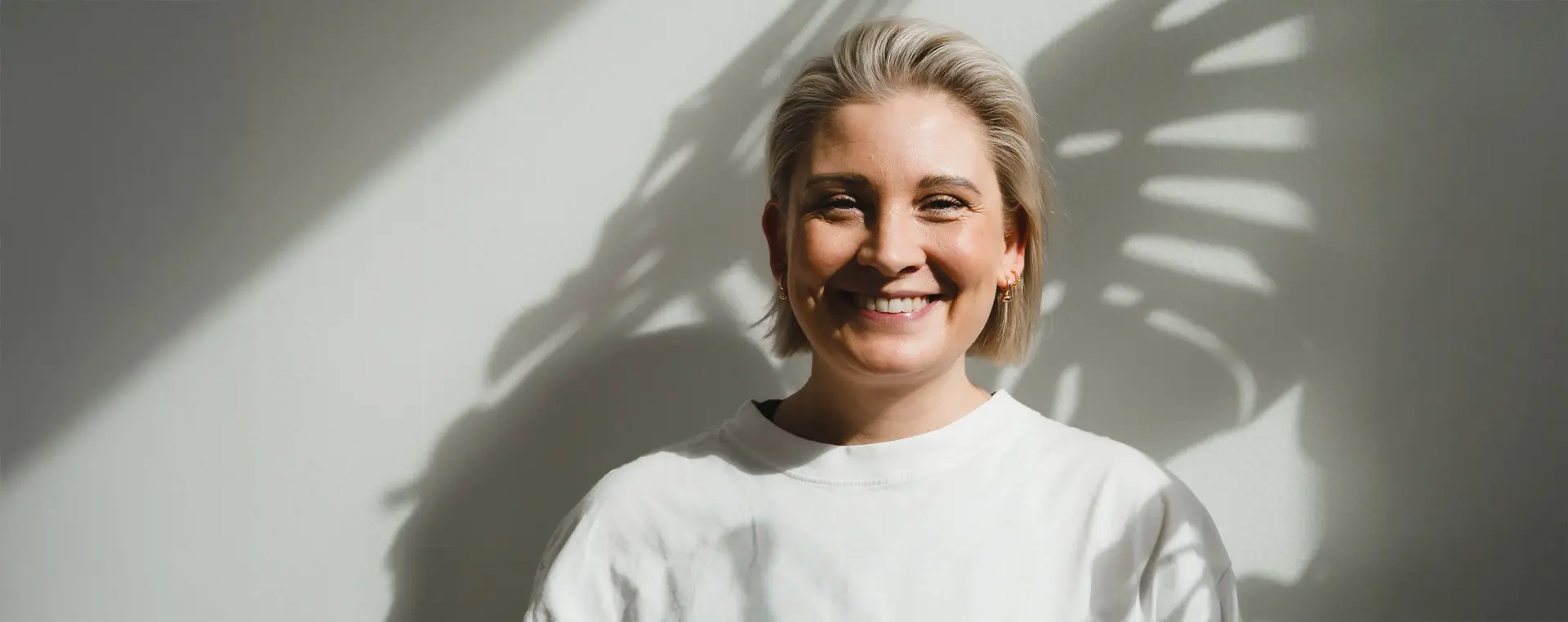 Barajooga joogaohjaaja Elina Pauloff – energinen ja lempeä joogatuntien vetäjä Helsingissä