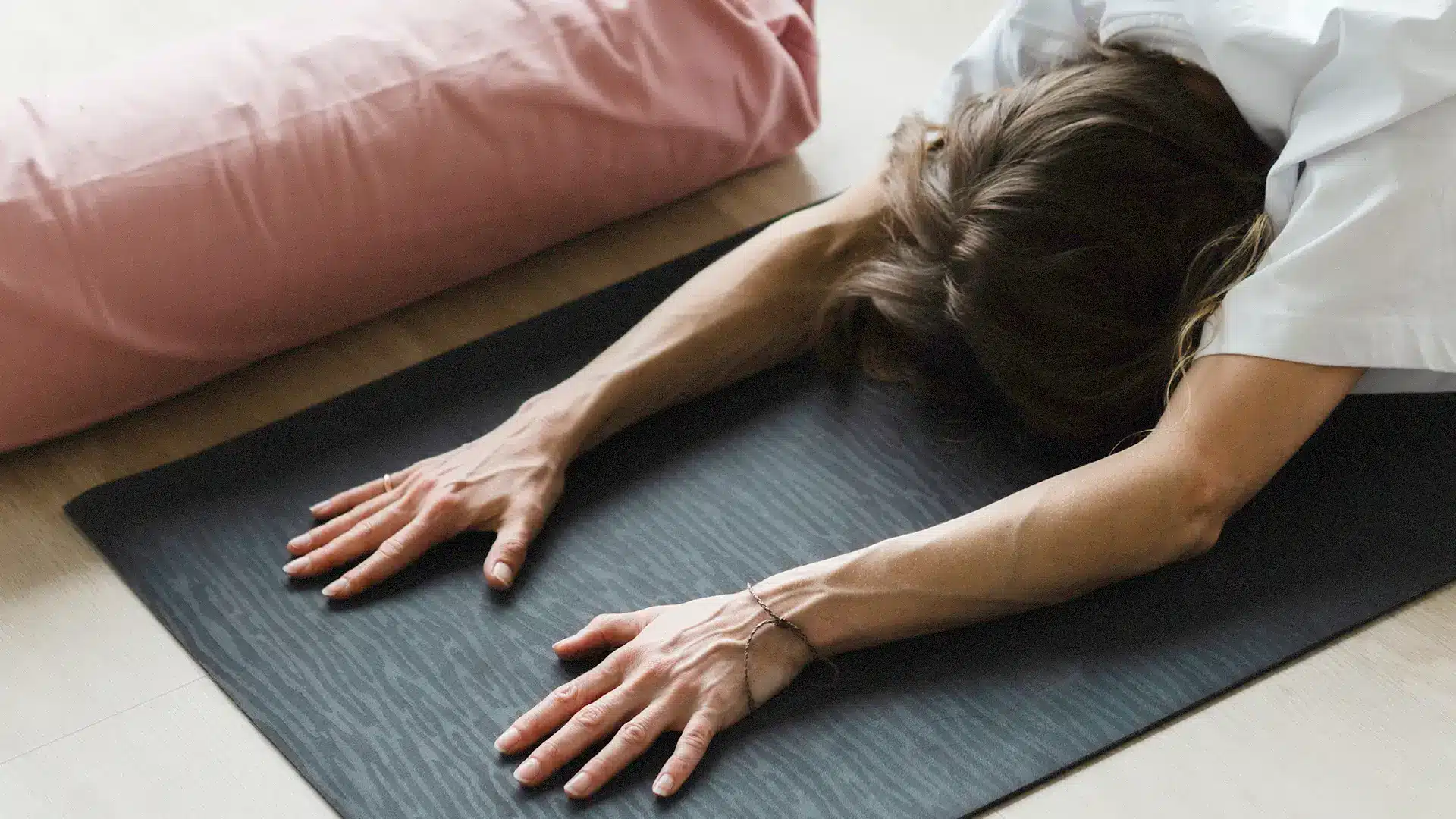 Dynaaminen flow -joogatunti | barajooga | joogastudio helsinki