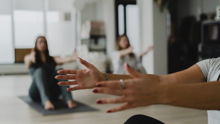 Pilates strong -tunti barajoogassa sompasaaressa